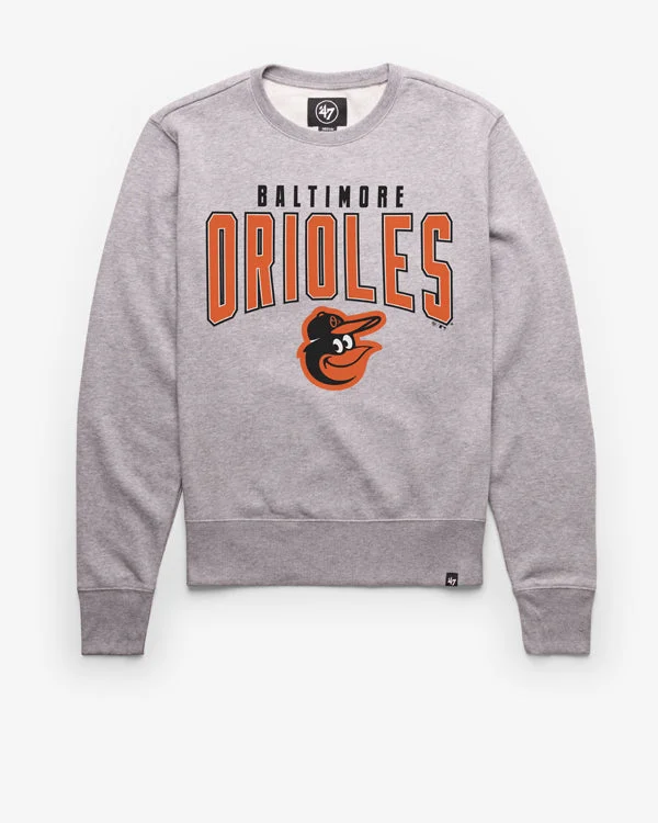 Hooded men sweatshirt with a drawstring closure BALTIMORE ORIOLES TEAM ELEMENTS ARCH '47 HEADLINE CREW