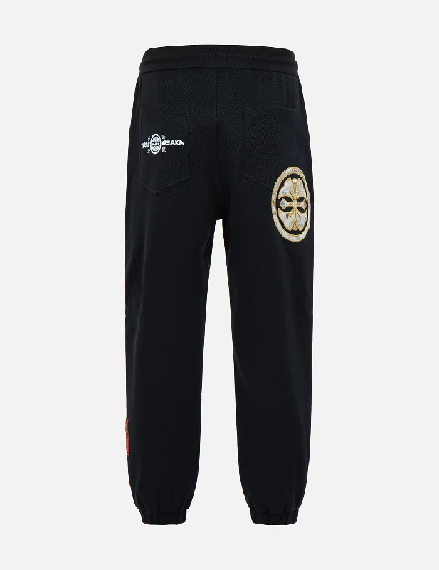 Men's relaxed fit casual chino pants for weekend brunches Brocade Kamon Appliqué Sweatpants
