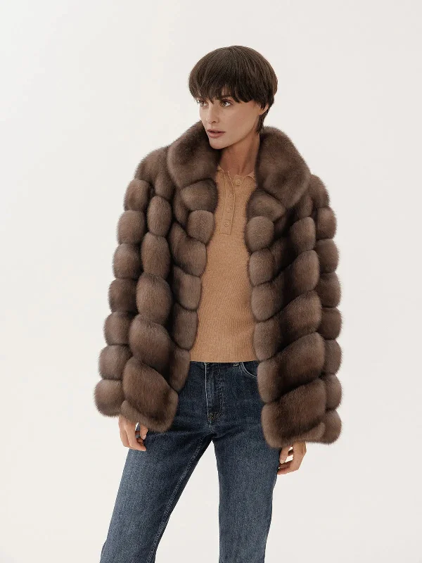 Slim - fit men coats in navy blue for a classic and sophisticated appearance Short coat sable fur coat with stand-up collar