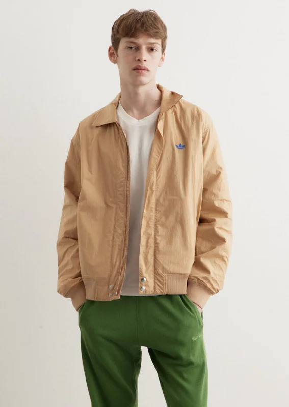 Men jackets with a media - friendly pocket for easy access to gadgets Reversible Harris Jacket