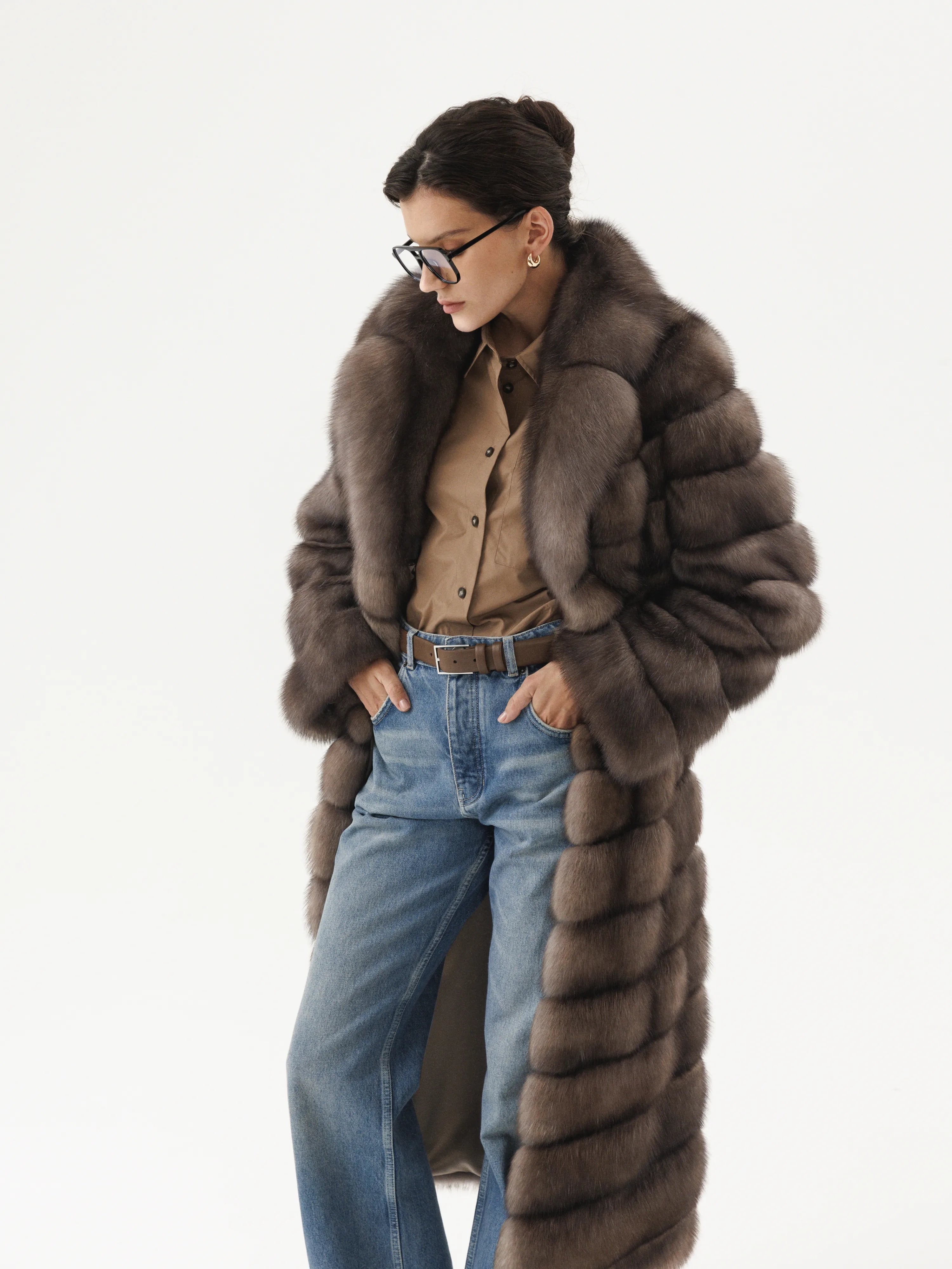 Lightweight men coats made of breathable fabric for spring and autumn Langer Zobelpelzmantel in Kaffeefarbe