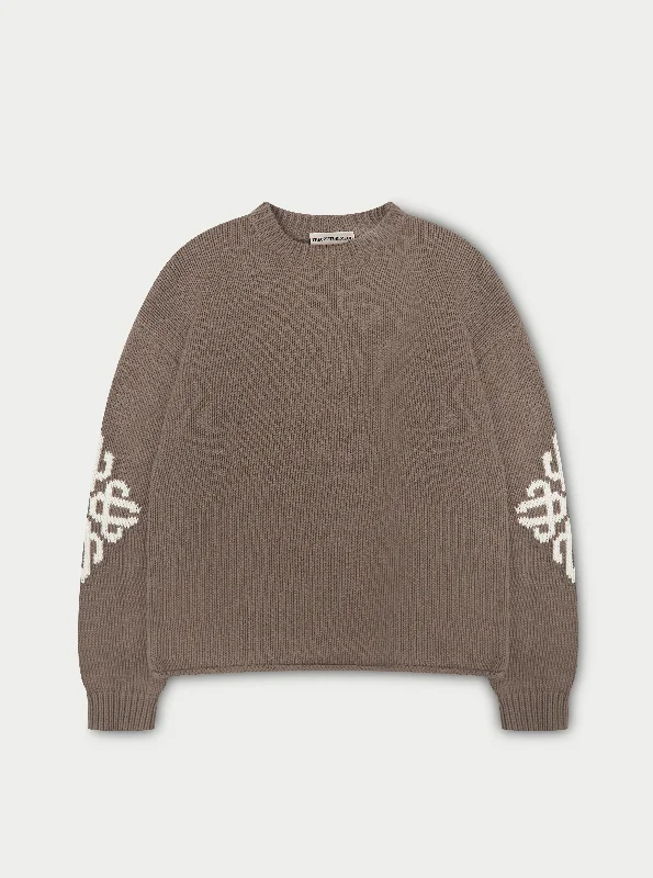 Solid - color men sweatshirt in classic navy blue CHUNKY KNIT EMBLEM JUMPER - BROWN