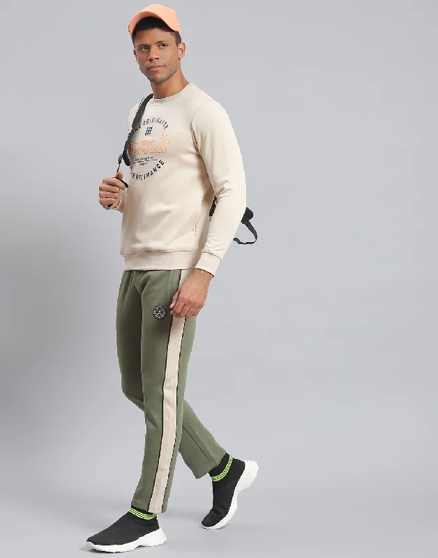Zip - up men sweatshirt for easy on - and - off Men Beige Solid Round Neck Full Sleeve Sweatshirt