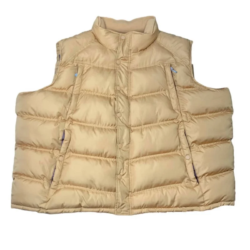 Men waistcoats with a built - in media pocket for tech - savvy users Men's Big & Tall Puffer Vest In Wheat