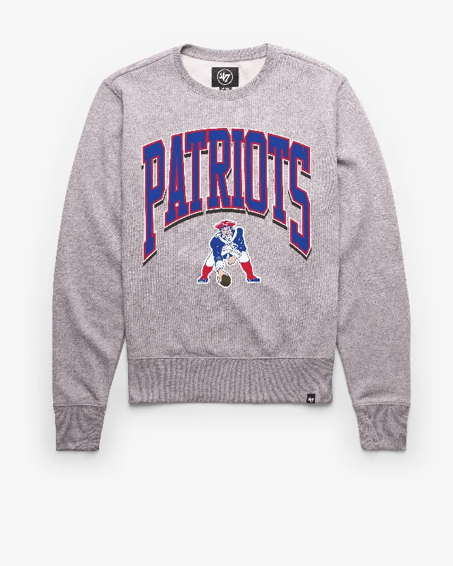 Plus - size men sweatshirt for a comfortable and stylish fit NEW ENGLAND PATRIOTS HISTORIC WALK TALL '47 HEADLINE CREW