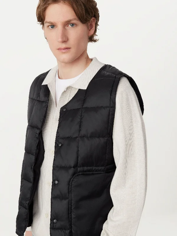 Cotton - blend men waistcoats for everyday casual wear The Aero Packable Vest in Black
