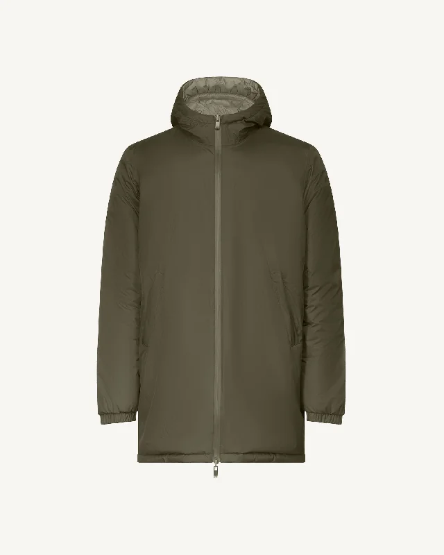 Lightweight men down jackets made for easy layering during travel Army/Beige Amsterdam 2.0 long reversible hooded puffer jacket reversible hooded
